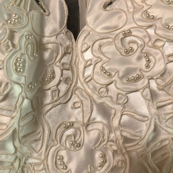 White wedding, prom or pageant gown - Picture 6 of 8